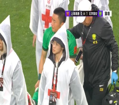 李磊：夺冠经验多了不哭了，伤病可能休息一两周