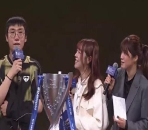 五杀对队友的感谢Ruler：其实虽然挺感谢，但也没有非常感谢