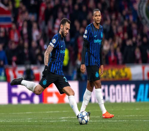 意天空报道劳塔罗和博尼缺阵科莫恰20准备大显身手迪马尔科悄悄轮休_意甲直播