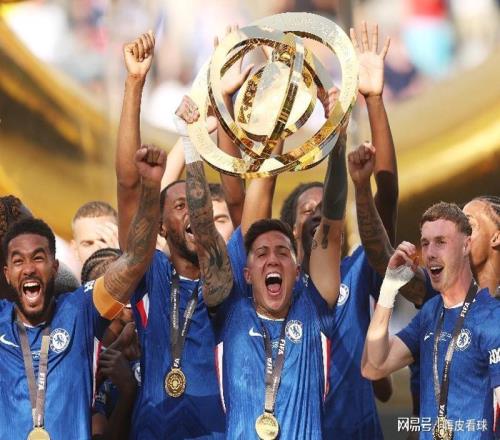 差距！切尔西半年已挣两亿，曼联送走阿莫林，付出一半盈利的代价