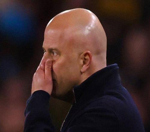 随着倒数第一21爆冷+切尔西笑纳！英超最新积分榜：利物浦倒下