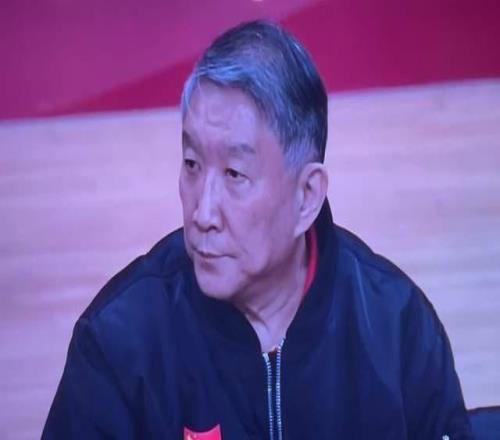 打的啥呀女篮加时险胜巴西，王思雨+刘禹彤合砍30分，多人打铁