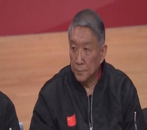 中国女篮险胜巴西官媒被球迷狂刷：罚球2912被质疑“爱国哨”