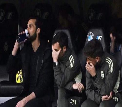 阿斯：皇马正处于悬崖边，教练和球员们都对球队前景缺乏信心