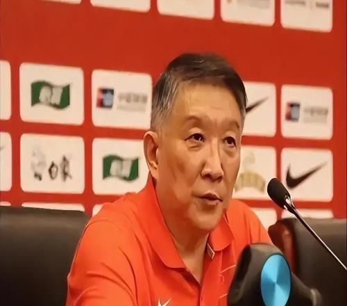 女篮遭19分追平，7469的比赛很惊险！数据很诚实，宫指导有2失误