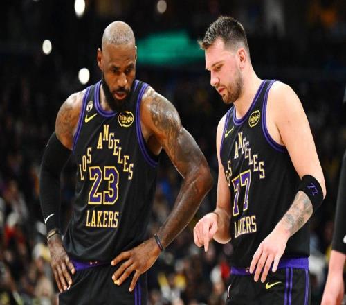 烦了，湖人队东契奇被问及詹姆斯和里夫斯的问题时，明显感到不悦