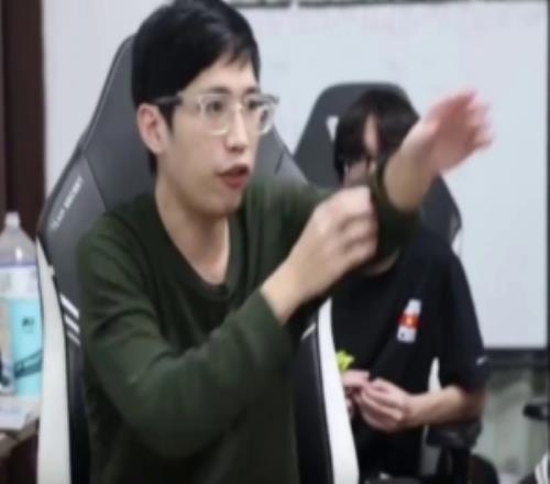 战马：去年CFO赢得了很多，不要觉得我们是LCP输比赛就很正常