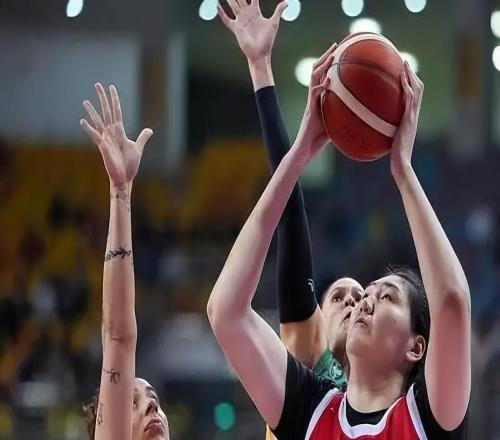 中国女篮7469巴西！球员评分：3人满分，3人良好，1人不合格