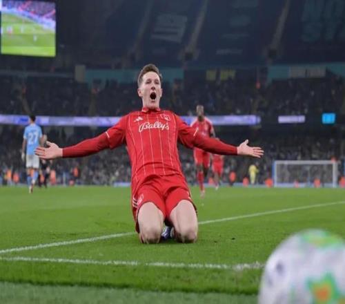 英超争冠再起波澜！保级队化身冠军判官，从曼城手中抢走关键一分