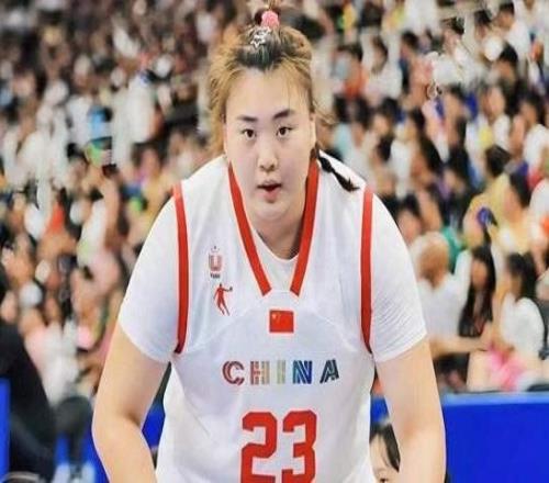 刘禹彤砍下12分+6个篮板，罚篮6投6中！大宝贝打出高光亮眼的表现