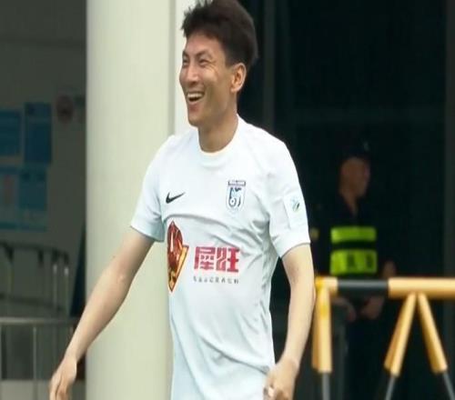 闫鹏告别大连英博：离开英博是我职业生涯最艰难的一次转身