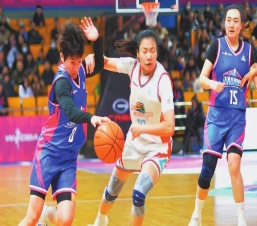 三名辽宁女篮球员入围