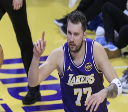 东契奇谈又吃技犯：同样的话别人说没事我说就吹，感觉挺无语