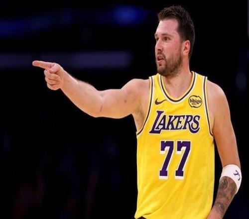 NBA湖人轻取步行者，东契奇单节20+