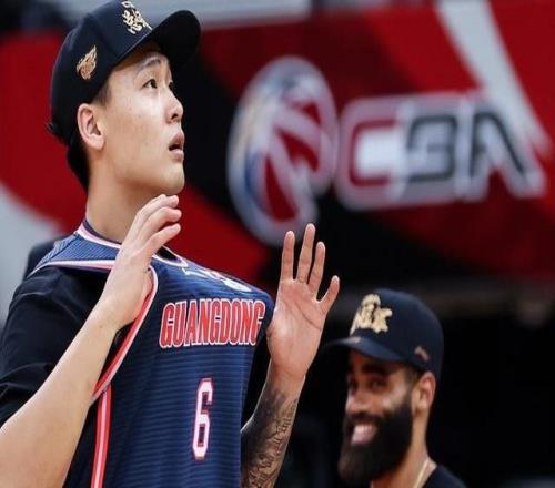 赵睿：诸暨最美好回忆是在这里拿了冠军非常感谢球迷的支持和喜爱