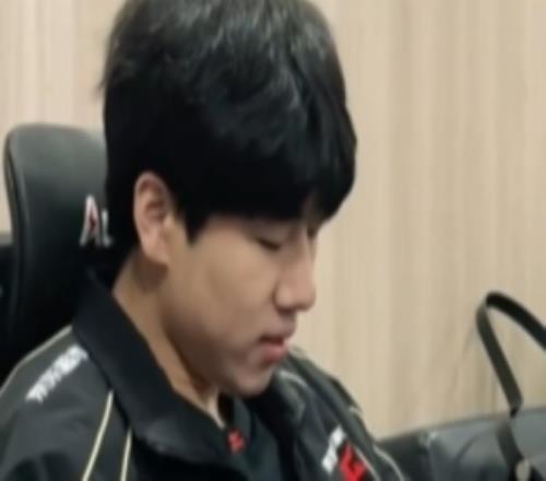 JDG发布对阵BLG赛前视频：祝各位女性朋友们节日快乐决赛加油！