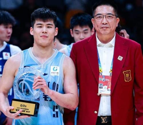 17投砍26分6板！广东20岁锋线新星闪耀星锐赛，值得杜锋更多信任