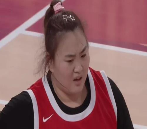 中国女篮8551轻取捷克球员评价：6人优秀，3人及格，3人低迷