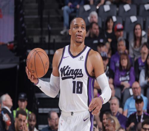 轰23+11+12助0失误，威少一战破6大纪录！比肩詹姆斯+创历史最老