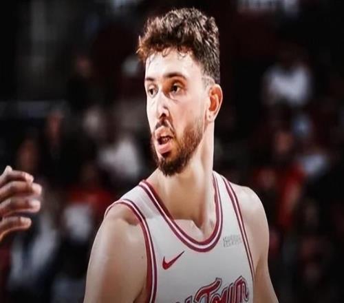 火箭2将打成毒瘤了！伊森三分狂铁防守下滑，申京登场就送万人捅