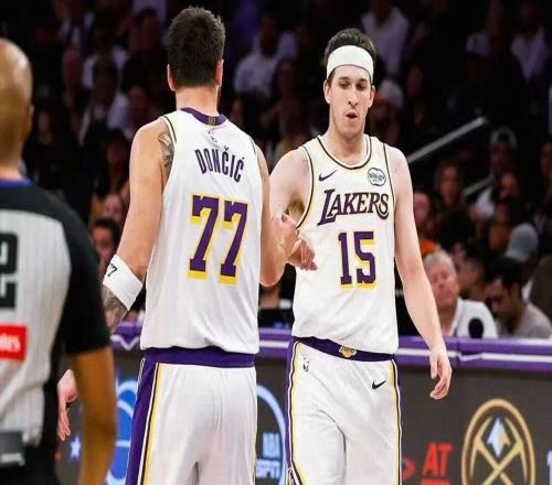 这还是湖人吗东李60分！窒息防守狂胜尼克斯！