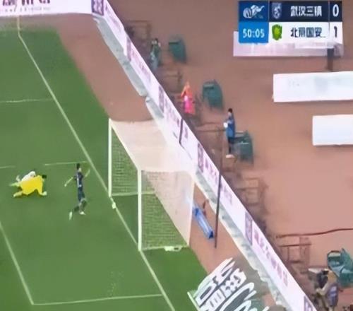 继续"追分"北京国安新赛季完胜武汉三镇取得"开门红"下轮是硬仗