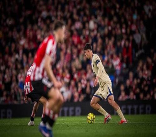 世体：毕包中场戈麦斯受伤后，贝尔纳尔赛后打电话表示关心