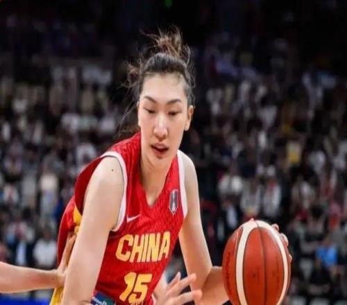 中国女篮大胜捷克5连胜收官：刘禹彤11分引11人得分韩旭回归