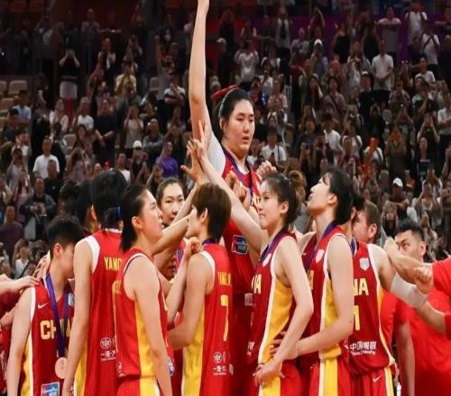 女篮热身赛三连胜，刘禹彤离队，宫鲁鸣目标进入世界杯
