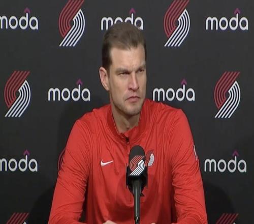 斯普利特：韦斯利是最有感染力的球员，杨瀚森也很享受那个回合