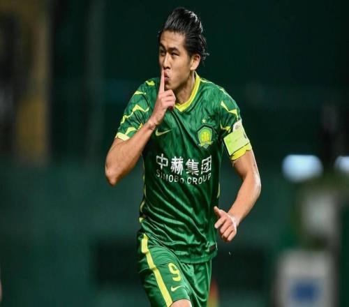 中超超巨失误！张玉宁“拯救”方镜淇，3战三镇均进球追平法比奥