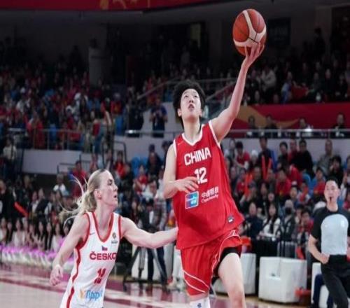 中国女篮热身赛喜忧参半双塔回归仍握晋级主动