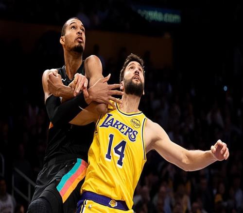 能力明显差了点意思，湖人还是别让这位内线老将进入轮换阵容了