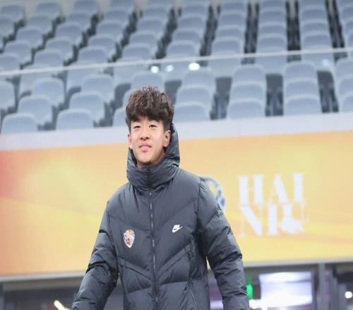 喜事连连！邝兆镭刚完成中超首秀，又确定入选国足，本赛季冲首发