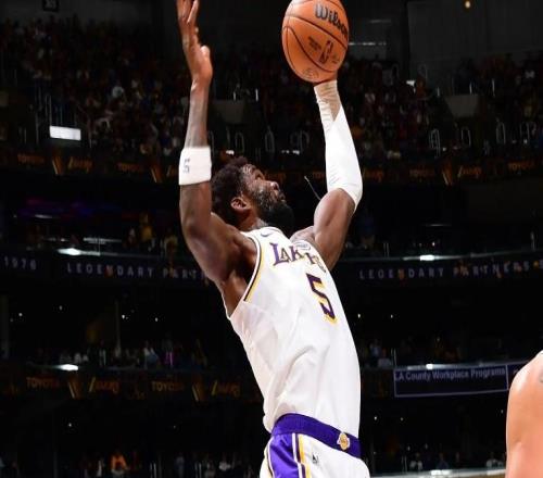 面对尼克斯难得强硬了一把，湖人先发中锋能否保持这样的水准呢