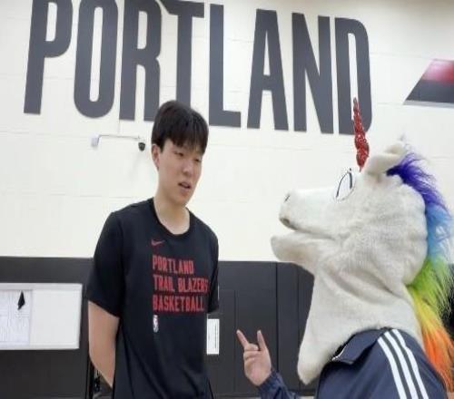 杨瀚森：来NBA打球不是很焦虑跟约基奇打10分他10我0