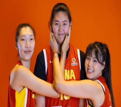 锋无力阻碍中国女篮！囤三高中锋只为培养张子宇杨舒予难比李梦