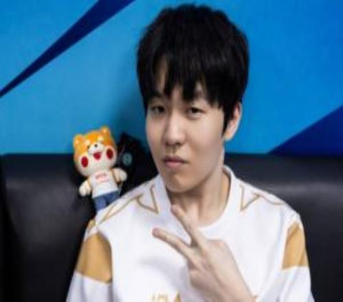 Rookie官宣与小钰已经我们已经分开一段时间了：感谢相遇，感谢陪伴