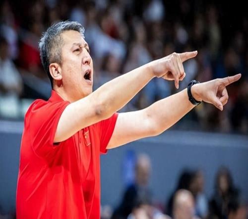 男篮3喜讯：徐杰打破新纪录，郭士强看好3人，双中锋有望冲冠军