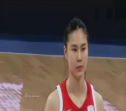 女篮12人大名单出炉！韩旭王思雨领衔，得分王被淘汰：看不懂