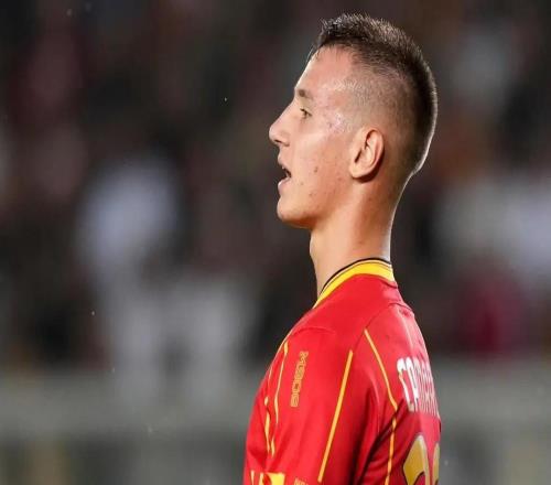 斯基拉：帕尔马想在今夏引进卡马尔达，近期已约见球员经纪人