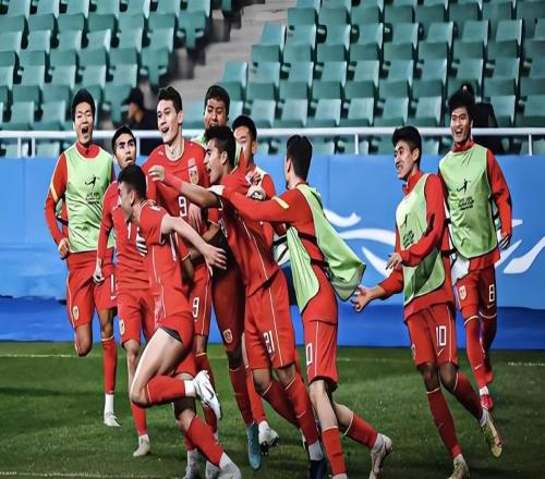 武汉三镇首轮输给国安，门将位置或因此调整，邓卓翔爱将有望上位