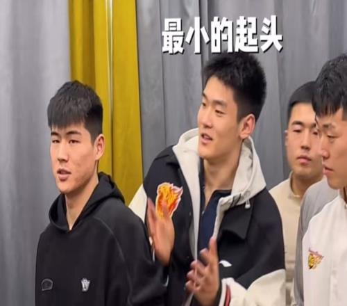 广东为胡明轩庆生！杜锋高待遇，多人摁头往蛋糕砸，想报复却未果