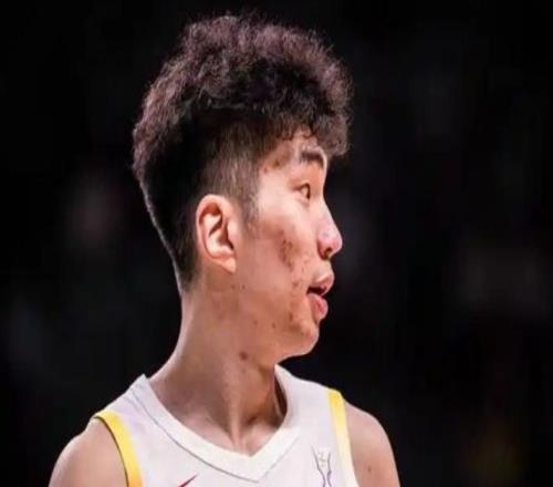 郭士强看好3黑马，男篮2中锋崛起，徐杰、胡明轩跟赵睿有意冲冠军