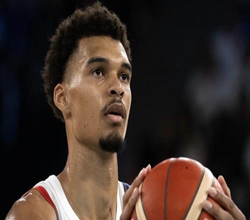 记者：文班亚马在法国的黑粉比在美国还多