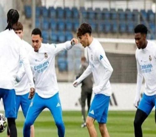 能否一战阿韦洛亚启用多名青训小将迎战曼城