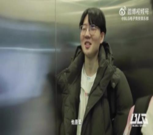 辅助凤凰的魅力！Viper：你这个冰鸟选的好啊！他们对线完全打不了！