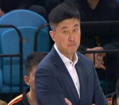 广东队三连败，惨遭新疆队18分逆转，全明星MVP徐杰6中0没有得分