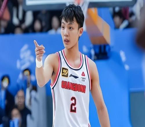 广东被逆转，3人及格3人拖后腿，杜峰朱芳雨急需提拔2人才能夺冠