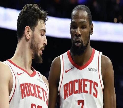 杜兰特：对手包夹我就会为队友创造机会，只是今天空位投不进